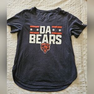 Chicago Bears T-Shirt and set of Alumni O9Tumblers!